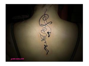 Photo de écriture cachée : danse, écriture, tatouage