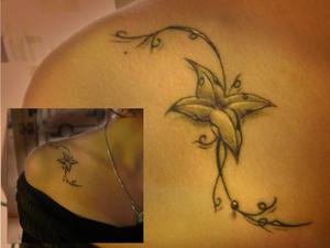 Fleur, perles et arabesques