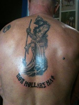 gladiateur avec lettrage.