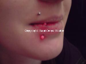 Labret décalé vertical