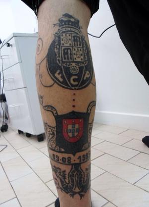 Photo de logos FCP, tatouage, inclassable réalisé par El Diablo Ta2t2o