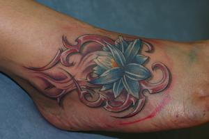 lotus couleur tribal