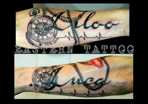Montre et lettrage