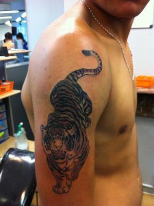 Photo de panthere, animaux, tatouage réalisé par Artflo Tattoo