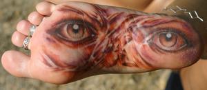 Pied aux yeux réalistes