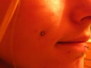 Piercing joue