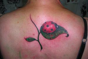Tatouage coccinelle