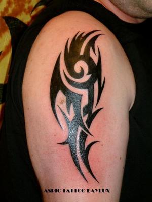 tribal cercle et pointe