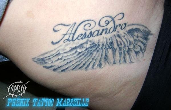 Photo de Ailes, ailes, prénom réalisé par Phénix Tattoo