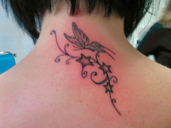 Arabesque papillon et étoiles