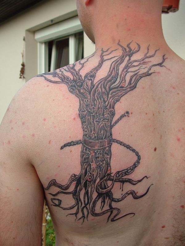 Photo de Arbre enchainé, tatouage, inclassable