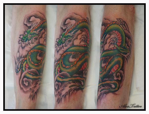 Avant-bras dragon oriental