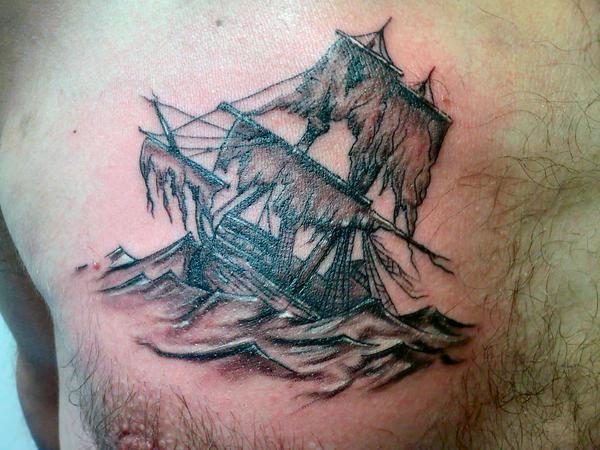 Photo de Bateau en mer, bateau, tatouage réalisé par Black Roses Tattoo