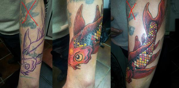 Photo de Carpe Koï, recouvrement, tatouage réalisé par Crypte Tattoo PIercing