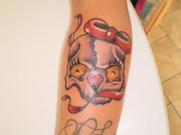 Photo de crane rigolo, crâne, tatouage réalisé par For Life Tattoo