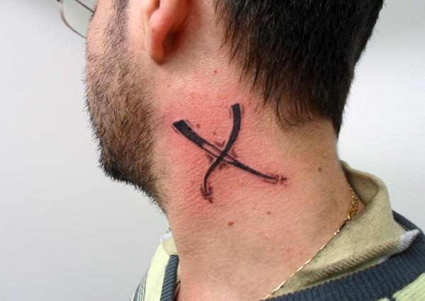 Photo de création à la demande du client, cou, tatouage