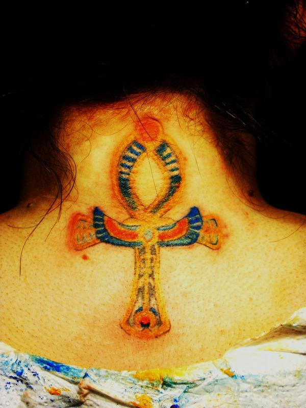 Photo de croix égyptienne, croix, tatouage réalisé par Eastern Tattoo