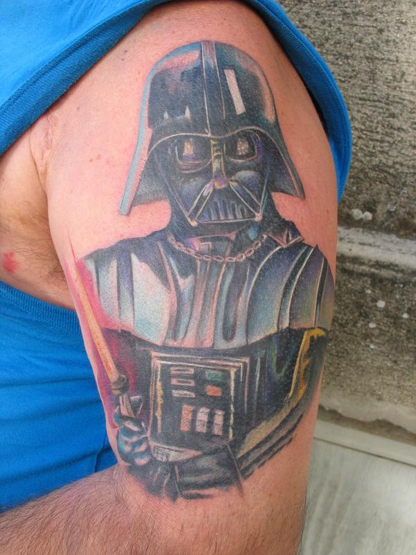 Photo de Dark Vador, dessin, tatouage réalisé par David Tattoo