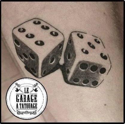 Photo de dé a jouer, tattoo, tatouage