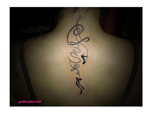 Photo de écriture cachée : danse, écriture, tatouage