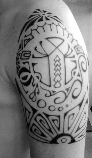 Tatouage réalisé par Kiwi Lompre Tattoo
