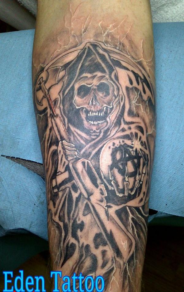 Photo de FAUCHEUSE, hardcore, tatouage réalisé par EdenTattoo