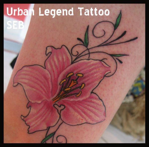 Photo de Fleur de Lys, fleur, fleurs réalisé par Urban Legend Tattoo / Tatouage