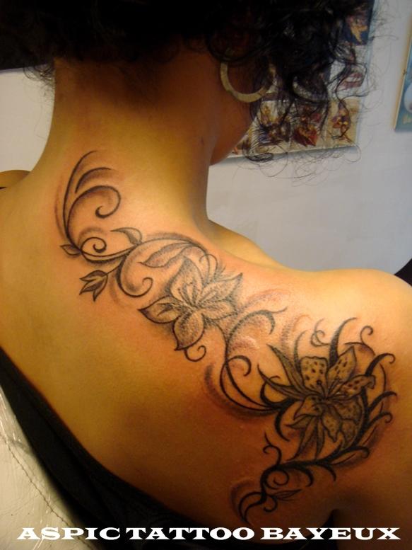 fleur de lys arabesque
