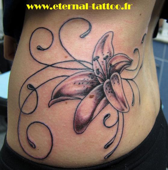 Fleur de lys et volutes