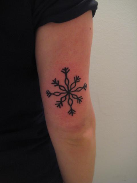 Tatouage réalisé par Tinta Tattoo