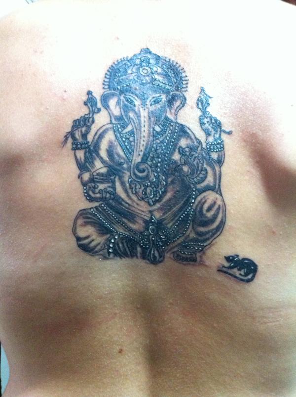 Tatouage réalisé par Graphical Tattoo