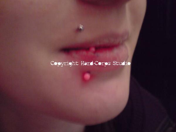 Labret décalé vertical