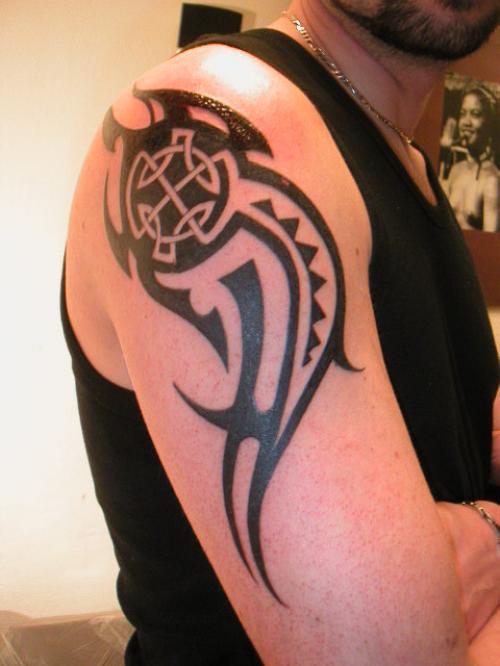 Tatouage réalisé par Black Room Tattoo