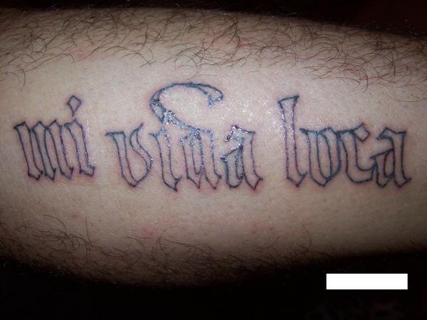 Lettrage ghotique latin