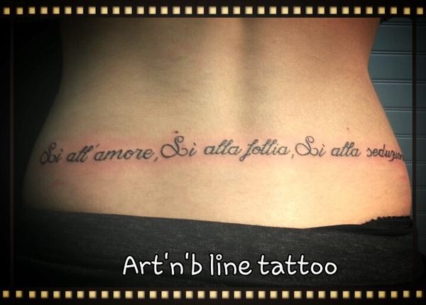 Photo de lettrage italien, lettrage, rein réalisé par Art'n'b...line tattoo