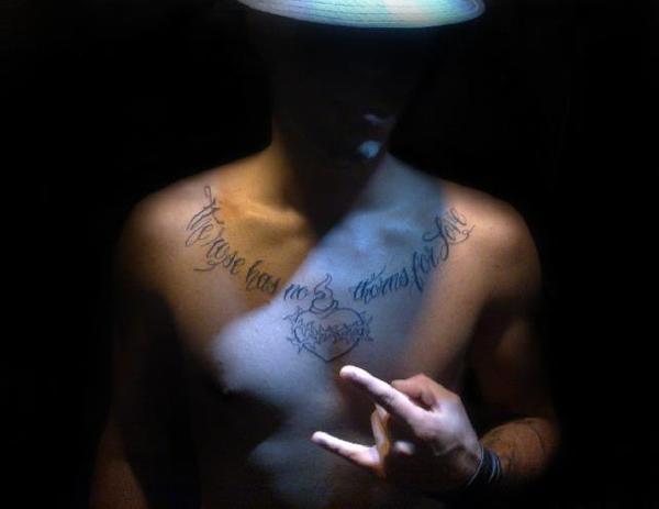 Photo de Lettrage personnalisé, lettrage, tattoo réalisé par Needles Hand Tattoo
