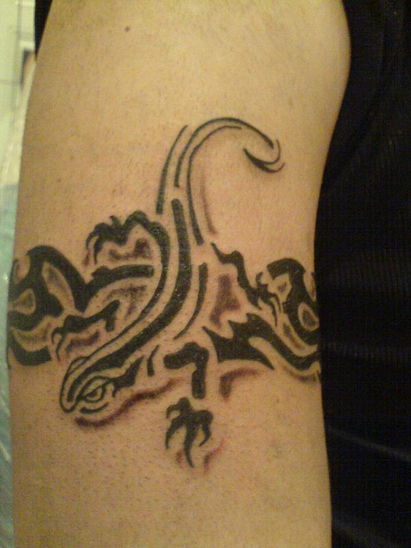 Photo de lezard tribal, tribal, tatouage réalisé par Jeanjean Tatouage