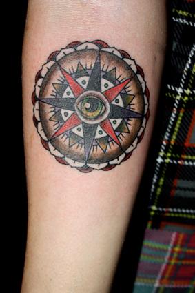 Photo de Mandala, traditionnel, tatouage réalisé par Blackowl Tattoo