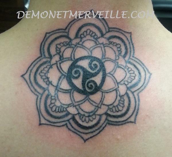 Photo de Mandala, tatouage, boudhiste réalisé par Demon & Merveille