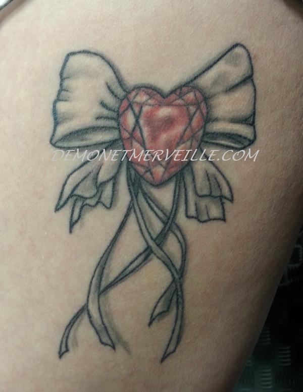 Photo de Noeud, ruban, tatouage réalisé par Demon & Merveille