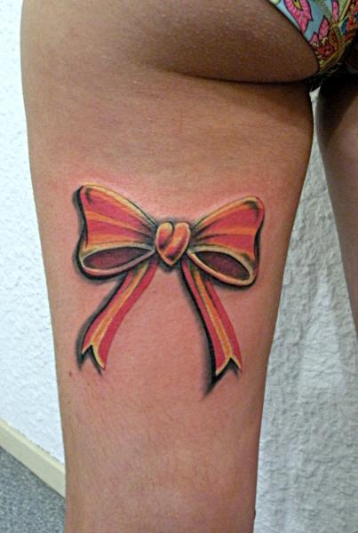 Photo de Noeud rose, tatouage, Noeud réalisé par Tattoo Passion