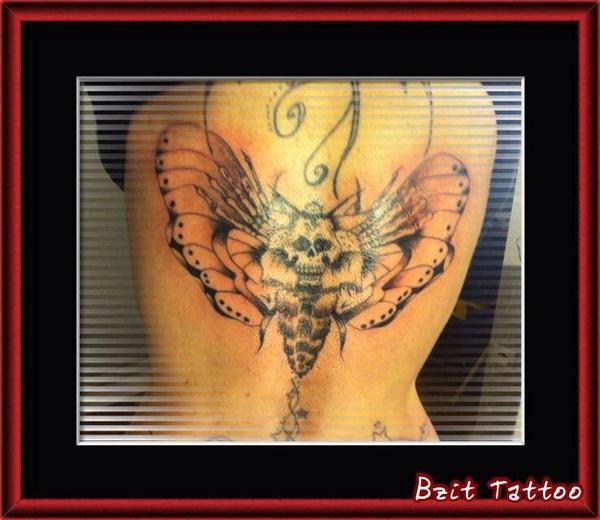 Tatouage réalisé par Bzit Tattoo