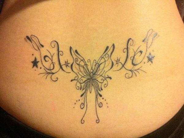 Photo de Papillon tribal, tribal, étoiles réalisé par Azae Tattoo