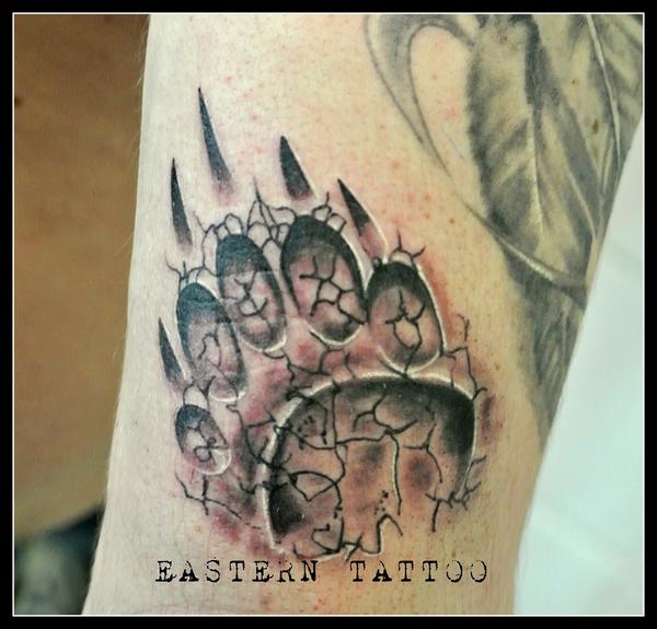 Photo de pâte d'ours, animaux, tatouage réalisé par Eastern Tattoo