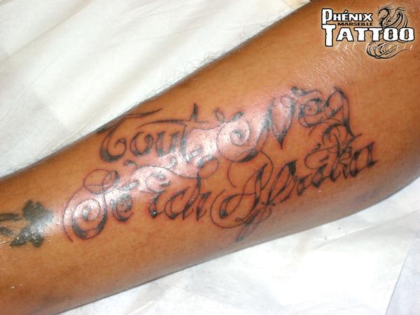 Phrase en créole sur molet