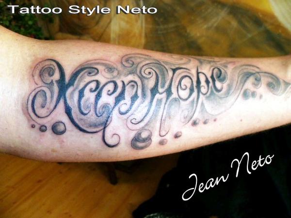 Photo de Phrase tatouée, écriture, calligraphie réalisé par Tattoo Style Neto