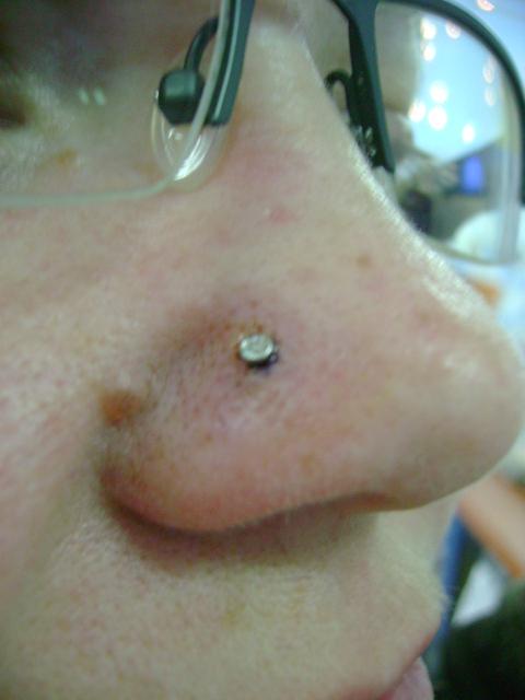 Photo de Piercing nez, piercing, nez réalisé par Tattoos passion