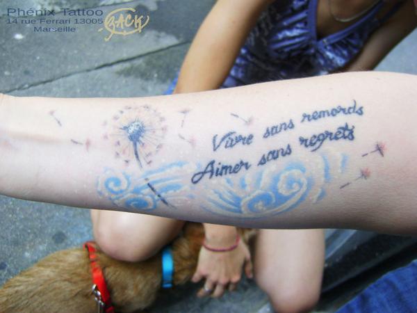Photo de Pissenlit, fleurs, tatouage réalisé par Phénix Tattoo