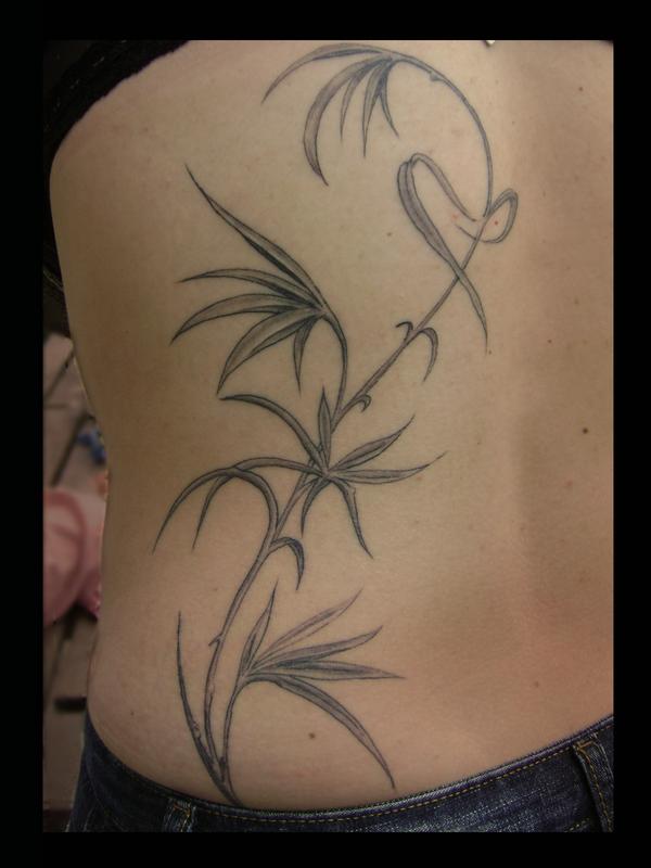Photo de plante, fleurs, tatouage réalisé par Les âmes tatouées