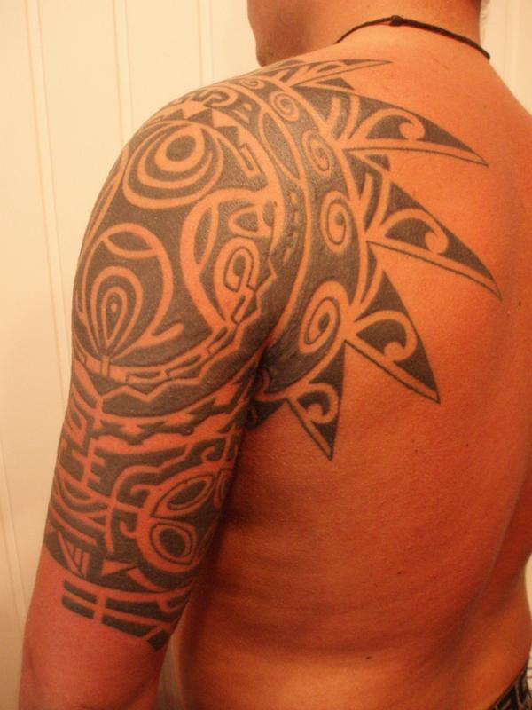 Photo de Polynésien, tribal, polynésien réalisé par Flying Mariner, Atelier de Tatouage